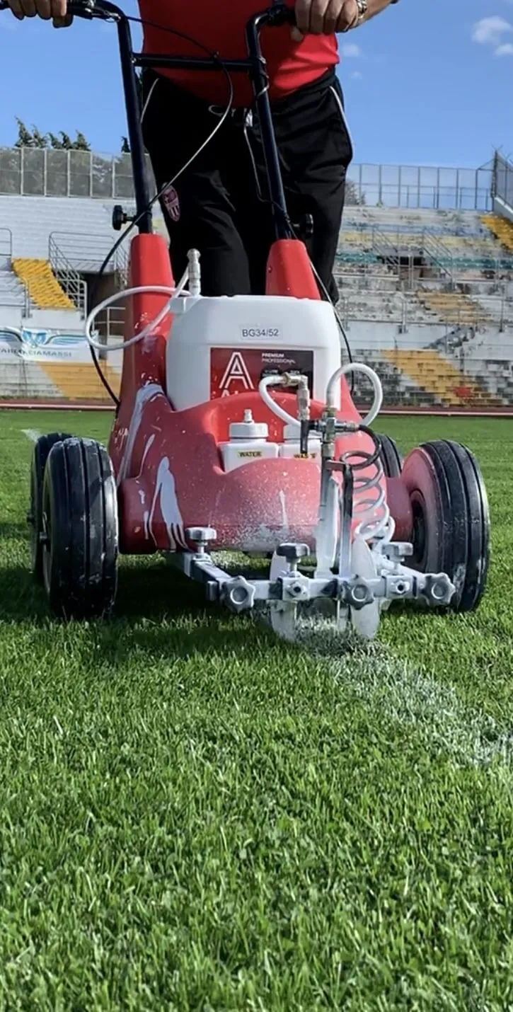 Come si tracciano le linee negli stadi professionali?