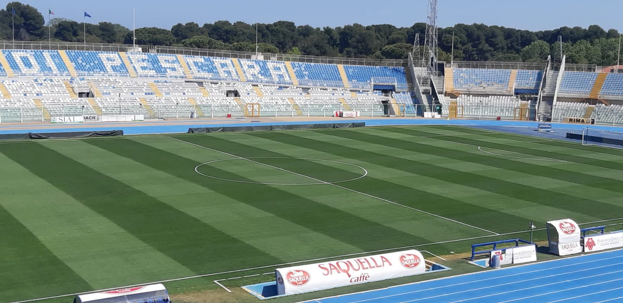 Perché i campi di Serie A hanno le strisce rettangolari?